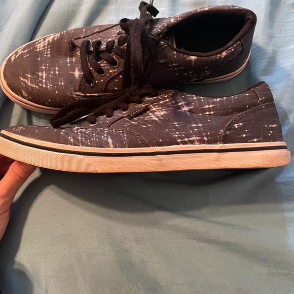 Vans - Picture 3 of 3